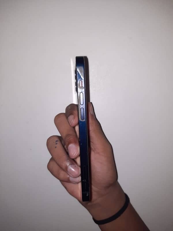 Iphone 12 64gb factory unlocked (urgent) 3