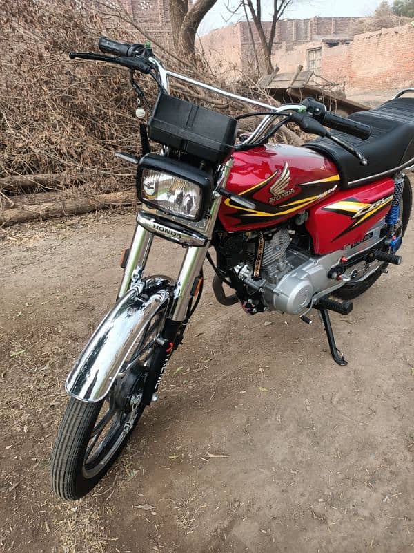 honda 125 brand new condition 10