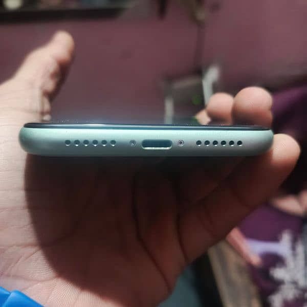 iPhone 11 128GB Non Pta 8