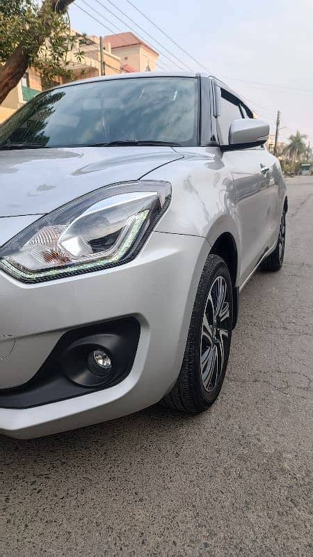 Suzuki Swift 2024 GLX Full Option 8