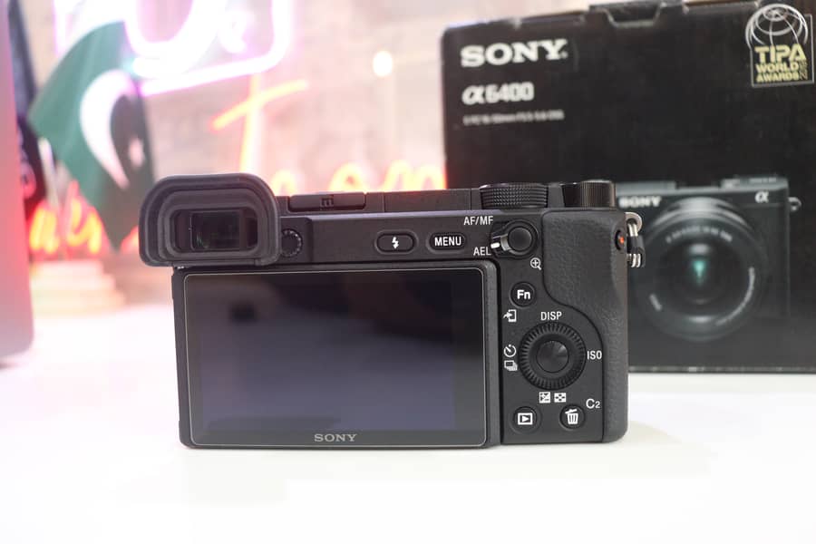 Sony A6400 With 16-50mm Lens 4