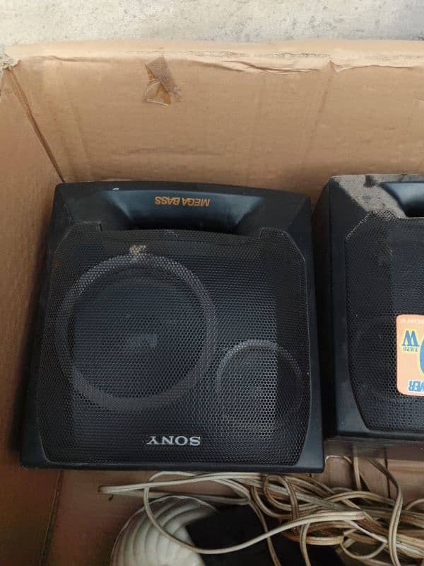 speakers with FM RADIO set old 4