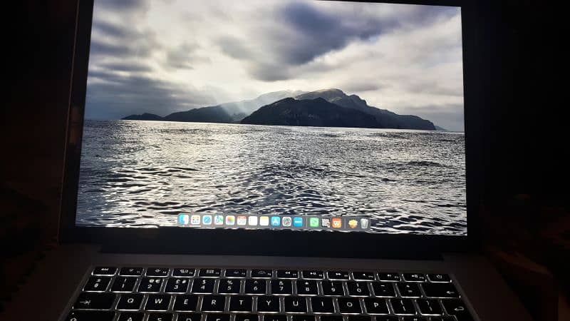 mac book pro 2015 i7 15 inch retina display 4