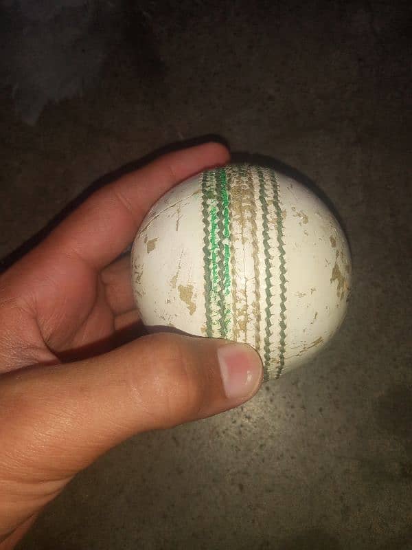 I am selling kookaburra original Australian hard ball 2