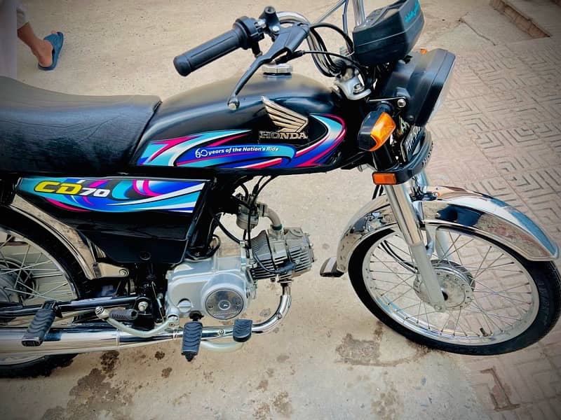 Honda CD 70 2024 3