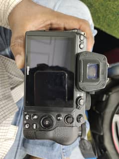 Nikon Z5 6 lac Shutter count URGENT SALE