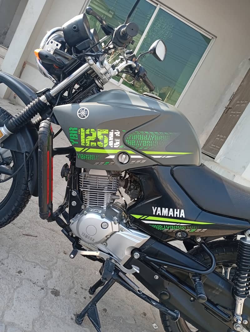 Yamaha YBR 125G 2023 9