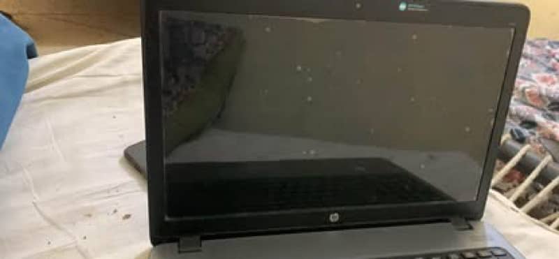 I am selling hp laptop 0