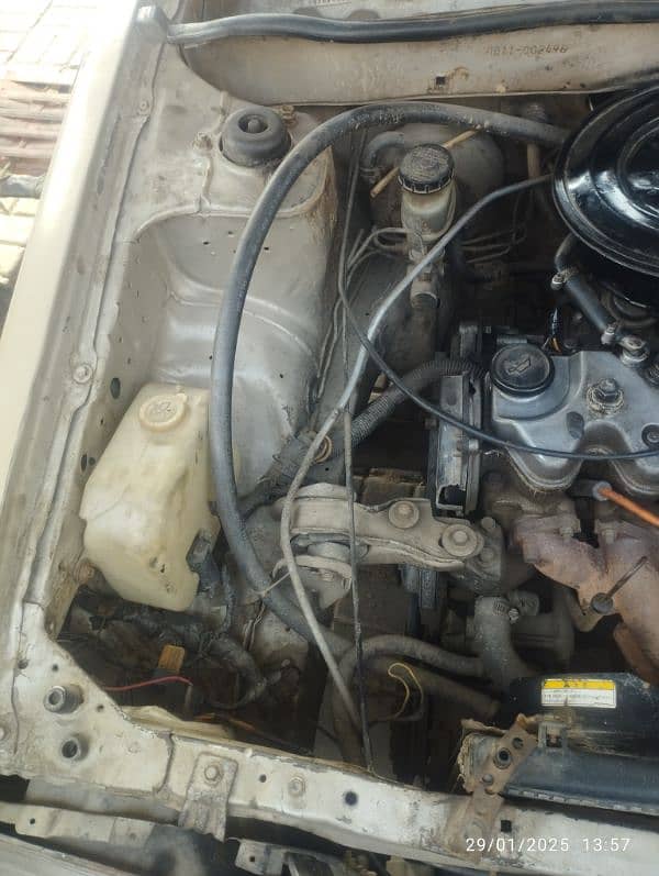 Nissan Sunny 1985, 1.0 11