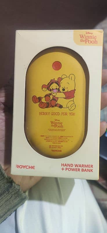 Winnie the Pooh handwarmer+4300 mah powerbank 0