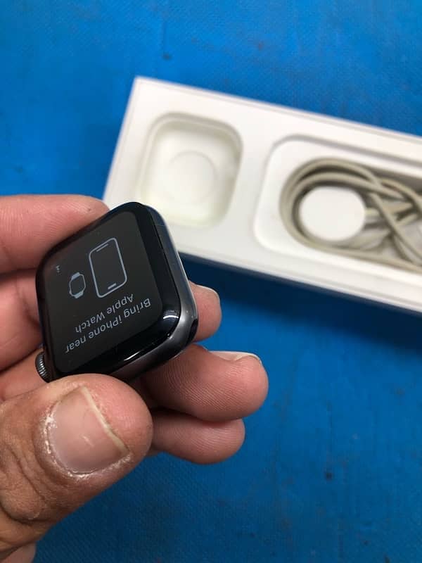 Apple Watch Series 4 40mm space Gray Complete Box 3