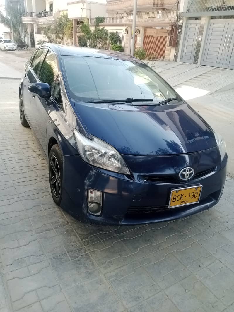 Toyota Prius 2011 1