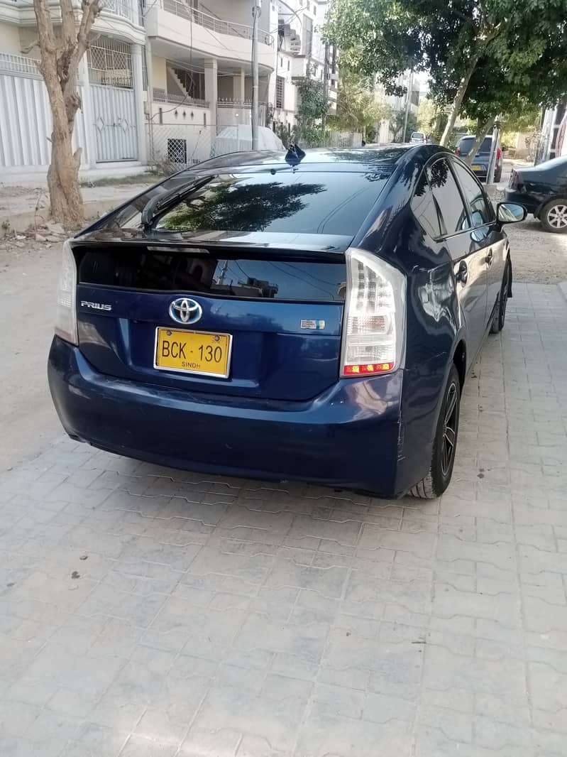 Toyota Prius 2011 3