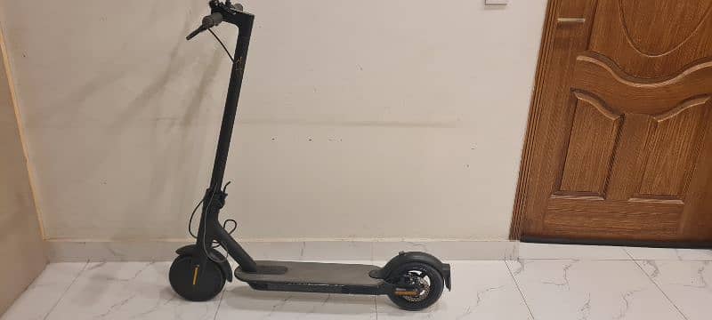 Xiaomi Mi Electric Scooter 1S 3