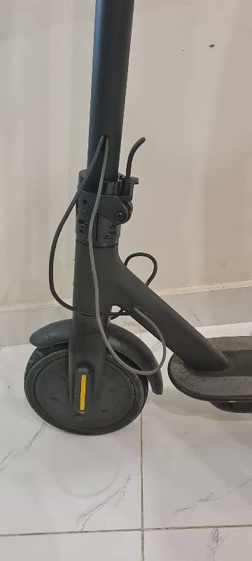 Xiaomi Mi Electric Scooter 1S 4