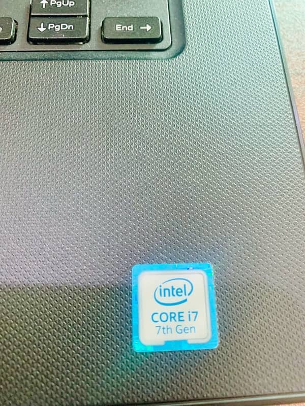 Dell laptop core i7 7th generation 10/10 like a brand new 4