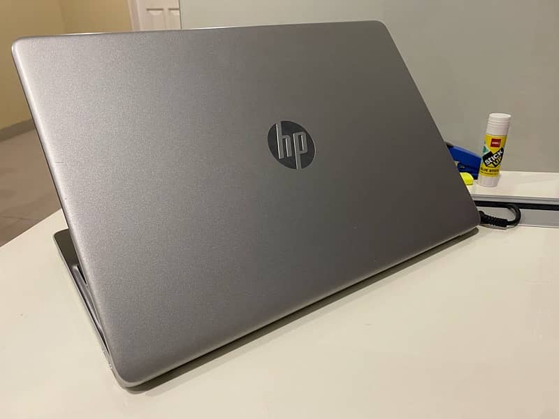 Hp core i5 10 generation Notebook 15-dy1045nr 8