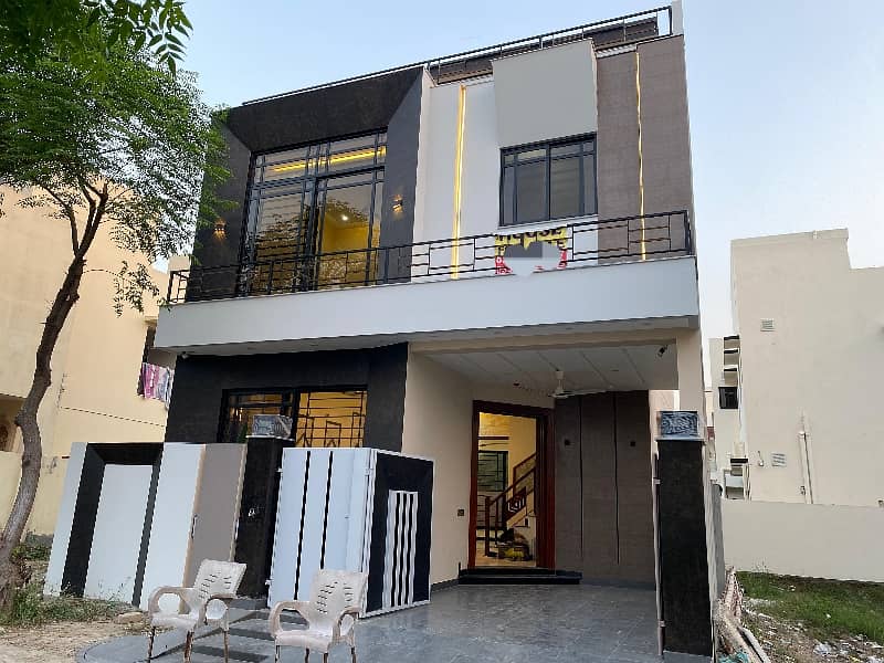 5 Marla Brand New Super Luxury Ultra Modern Design 60 Feet Road House For Sale In DHA Rahbar 0