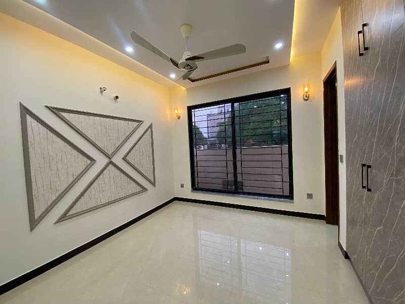 5 Marla Brand New Super Luxury Ultra Modern Design 60 Feet Road House For Sale In DHA Rahbar 8