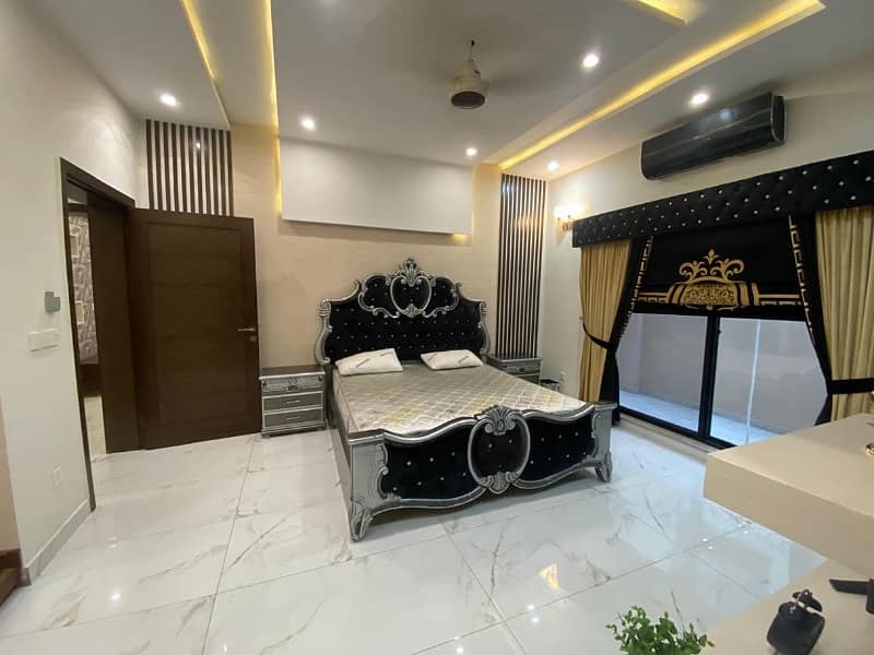 1 Kanal Like New Used Modern Design Double Hight Lobby Fully Furnished Facing Park House For Sale In Valencia Town Lahore 2