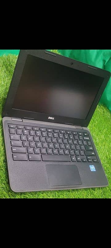 Dell 3180 chromebook windows 4/32 new condition 3