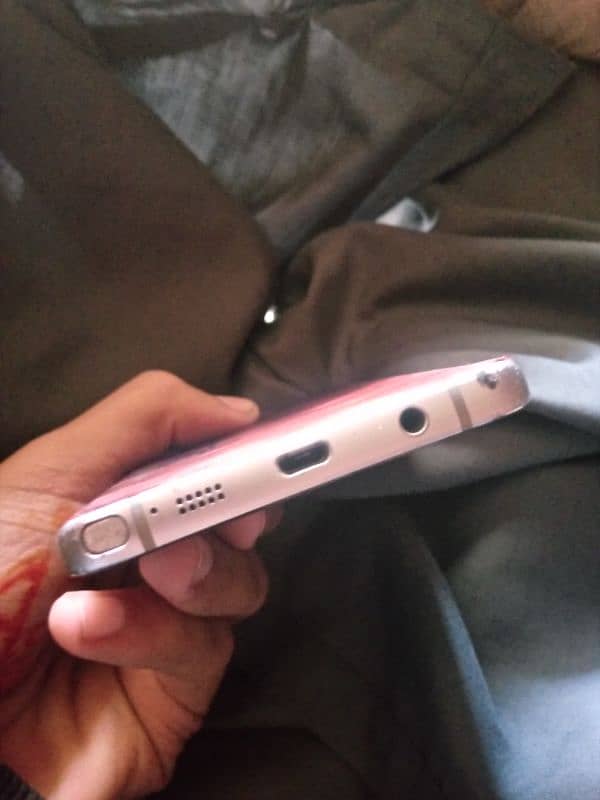 Samsung Galaxy Note 5 4/64 panel ka maslla ha or sab ok ha 4