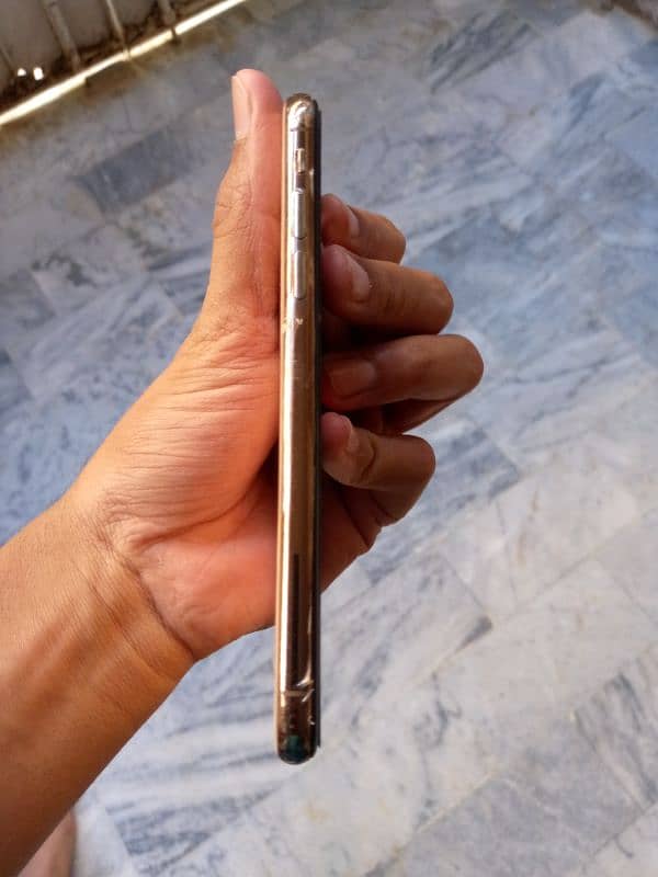 Iphone Xs urgent sale 3