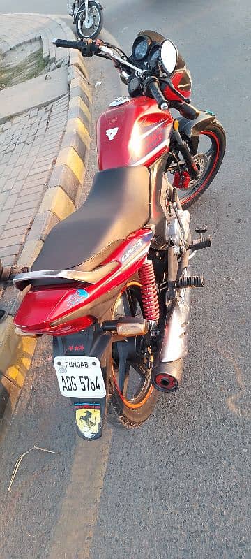 Honda CB 125f 5