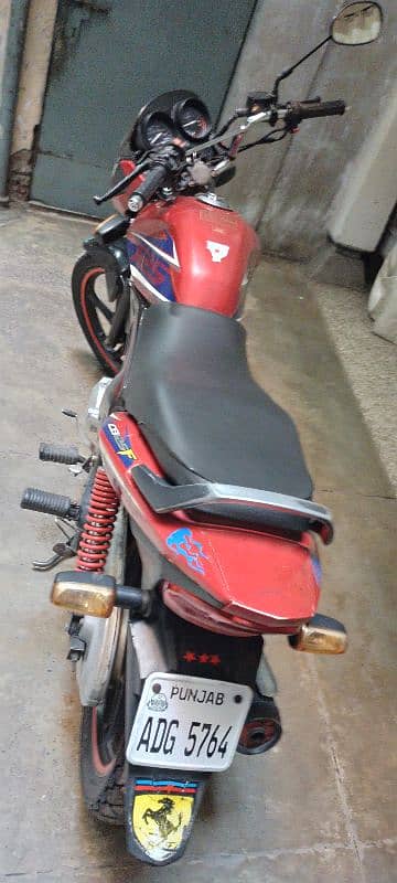 Honda CB 125f 11