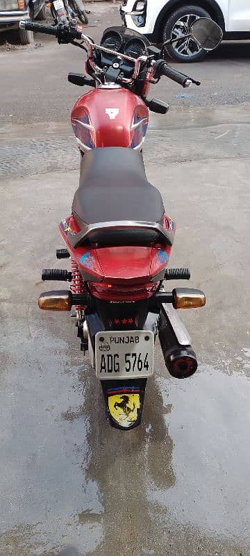 Honda CB 125f 12