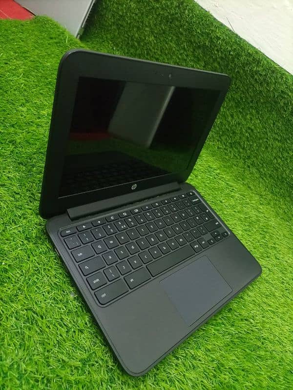 Hp G4 Touch screen chromebook windows 10  fresh condition 3