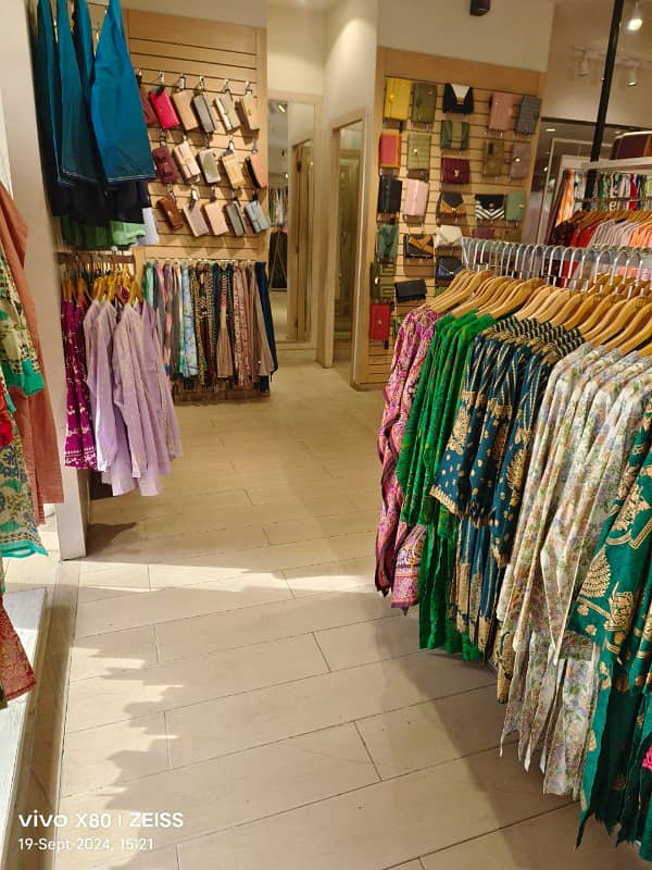 300sqft shop for sale in fortress sqaure mall 2