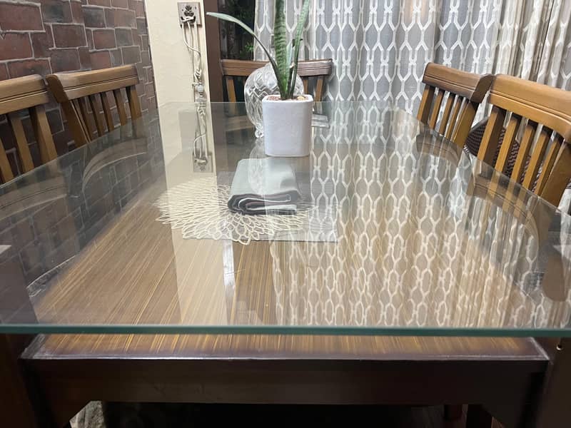 Stylish Wooden 6 Seater Dining Table 10/10 condition 0