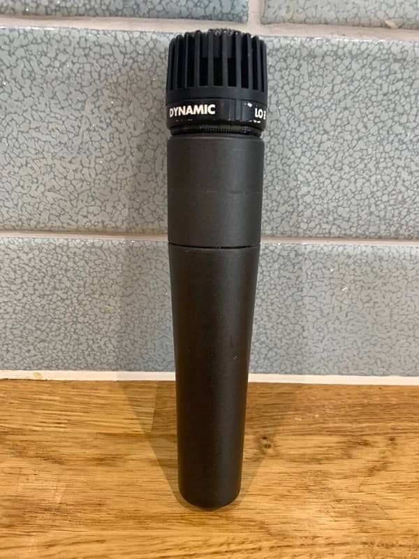 Shure SM-57 Dynamic Microphone 0