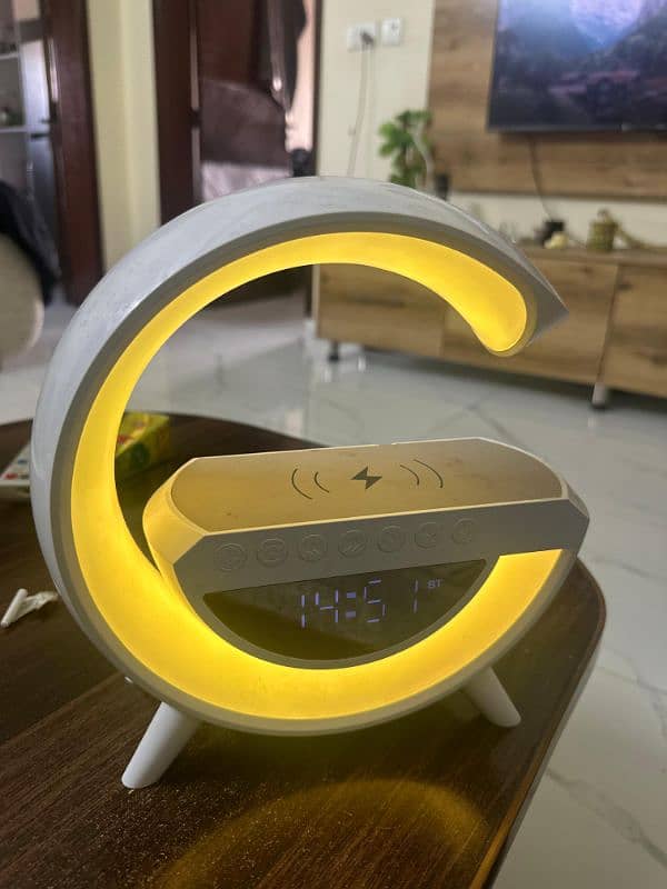 WIRELESS CHARGER FOR MOBILE PHONE FOR SALE 0