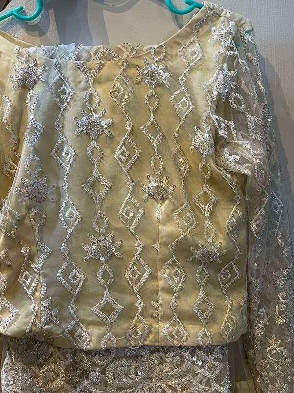 size medium one time wear katwork sare full heavy 1