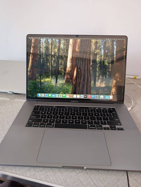 MacBook Pro 2019 0