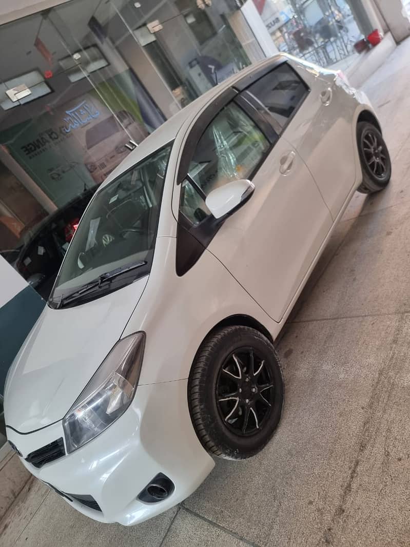 Toyota Vitz 2013 1