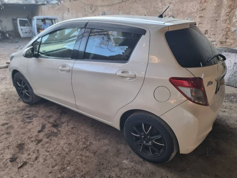 Toyota Vitz 2013 18