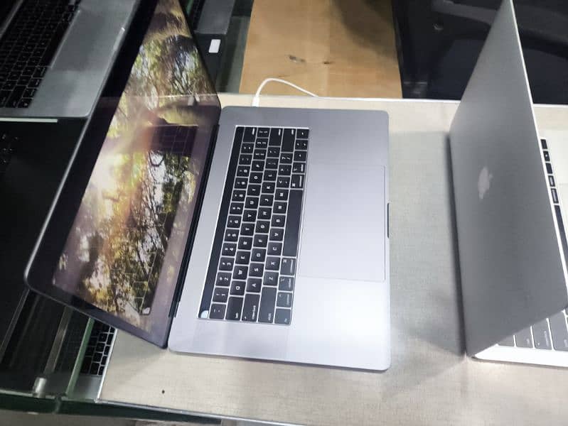 i7 i9 M1 M2 M3 Apple MacBook Pro air excellent 1