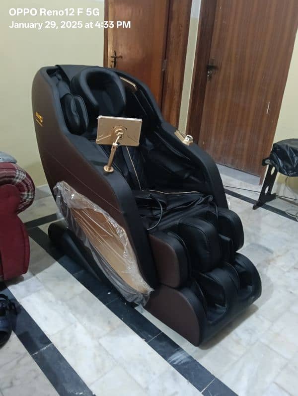 Brand new ZERO Massage Chair - Relaxation at it's best 1