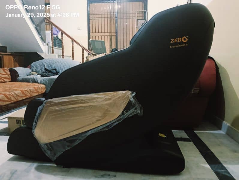 Brand new ZERO Massage Chair - Relaxation at it's best 2