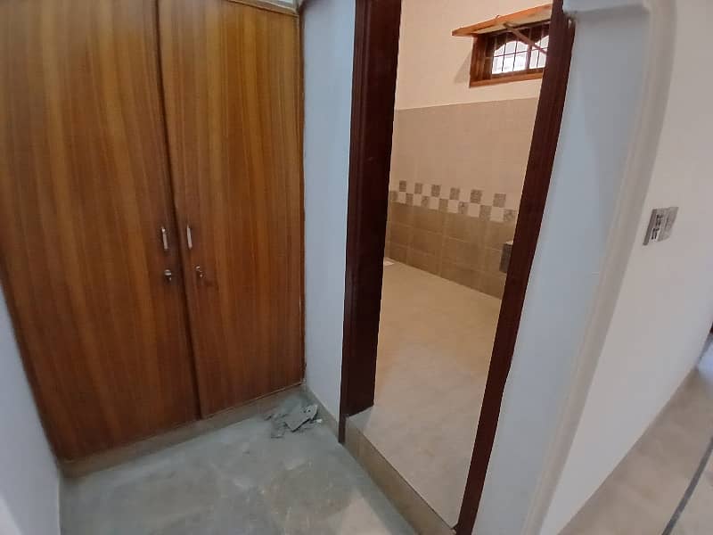 240 SQUARE YARDS RENOVATED 1ST FLOOR WITH ROOF SILENT COMMERCIAL FOR RENT IN JAUHAR 3