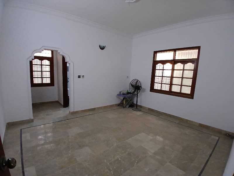 240 SQUARE YARDS RENOVATED 1ST FLOOR WITH ROOF SILENT COMMERCIAL FOR RENT IN JAUHAR 5