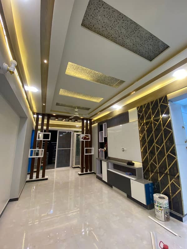 3 BED DRAWING DINNING WEST OPEN JUST LIKE BRAND NEW APARTMENT FOR RENT IN JAUHAR 2