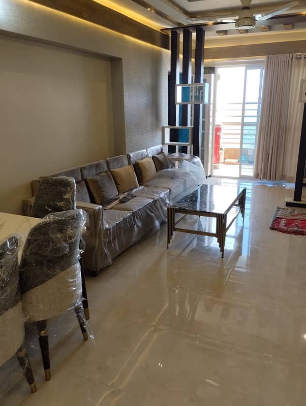 3 BED DRAWING DINNING WEST OPEN JUST LIKE BRAND NEW APARTMENT FOR RENT IN JAUHAR 9