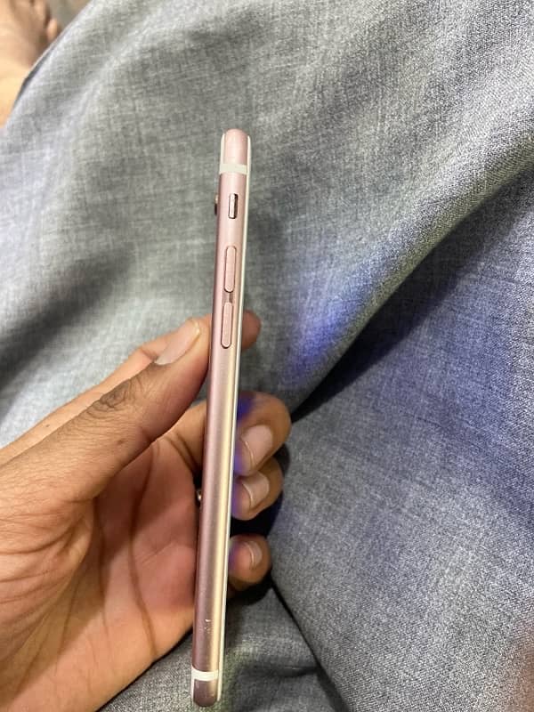 iPhone 6s Non PTA (16GB) condition 10/9 finger Ook 3