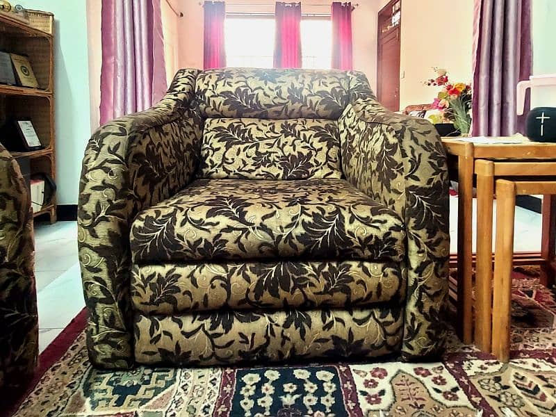 6-Seater Sheesham Wood Sofa Set | Vintage Gold Floral Fabric 2