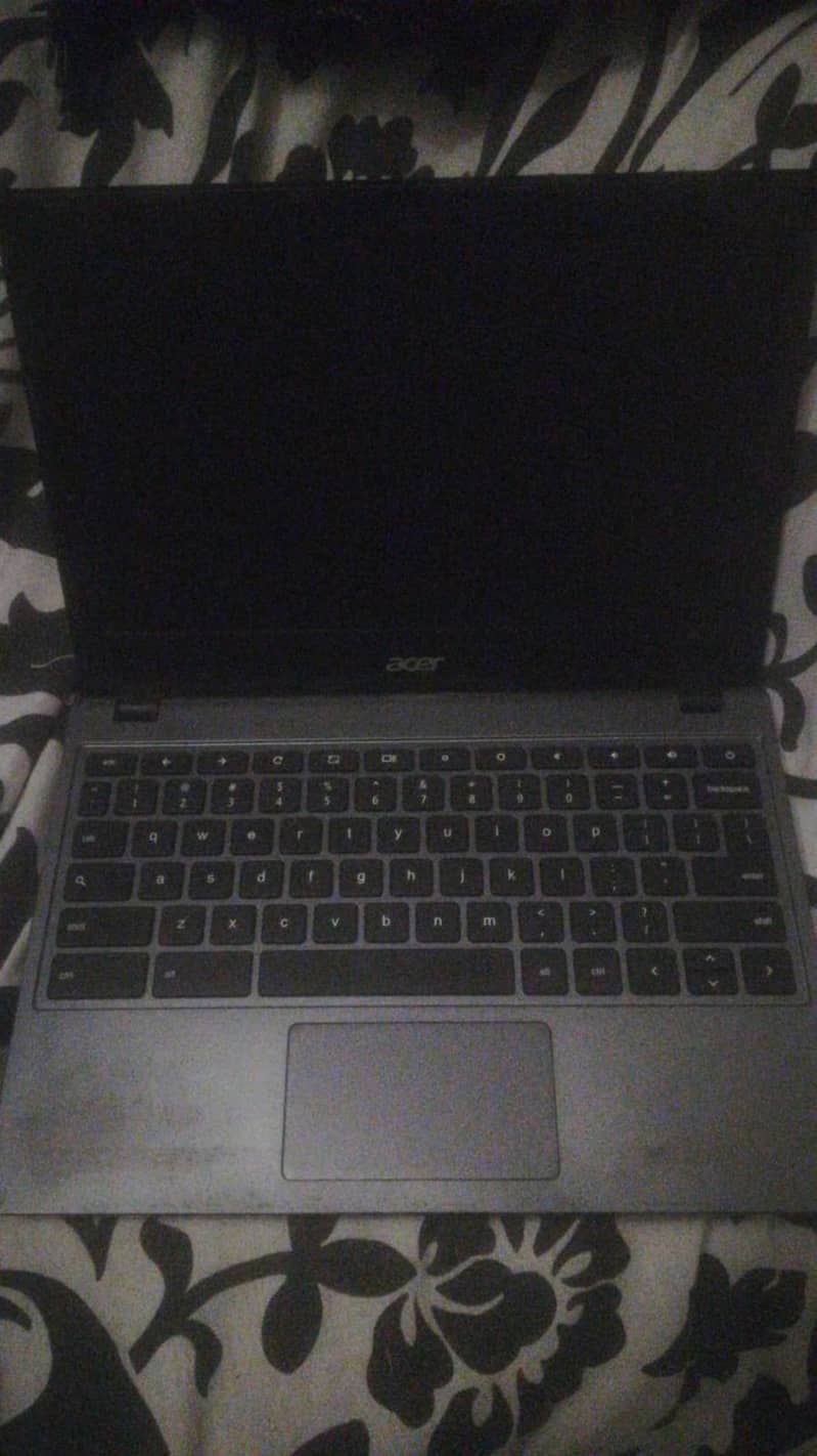 13000 / Acer C740 | 4 GB Ram | 128 GB SSD | 12 Inches Display 1