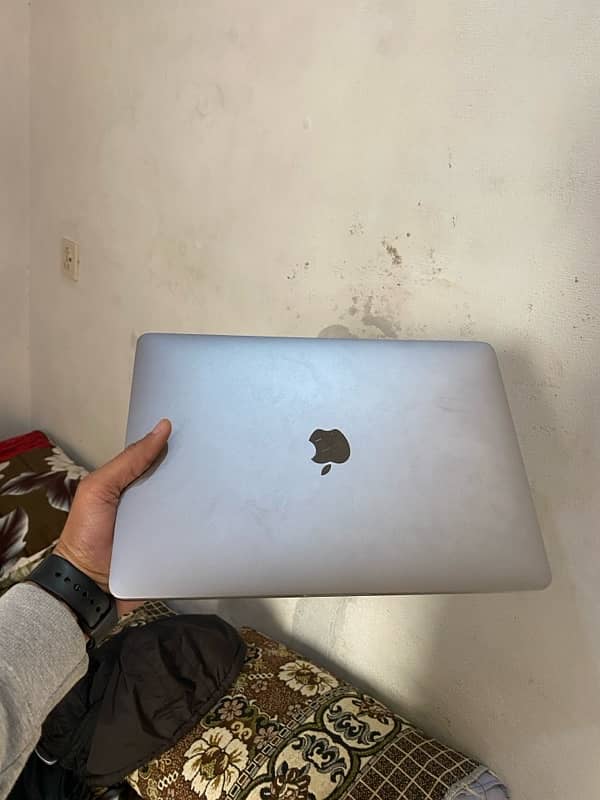 macbook pro 2017 8